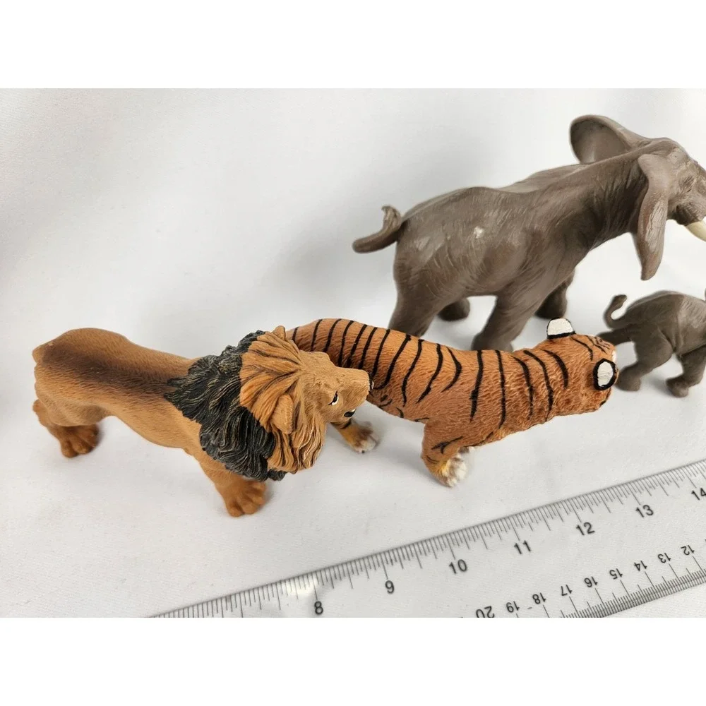 Vtg Safari Jungle Animals Elephant‎ Baby Tiger Lion Warthog Saber tooth Figures
